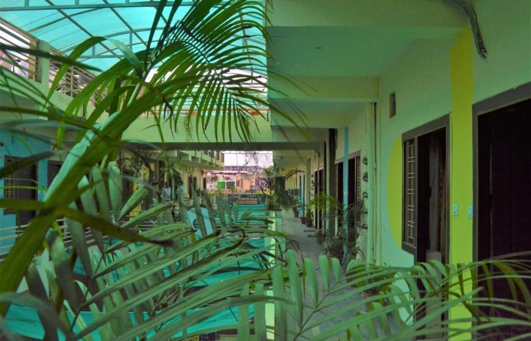Hotel Atrium Inn リシケーシュ エクステリア 写真